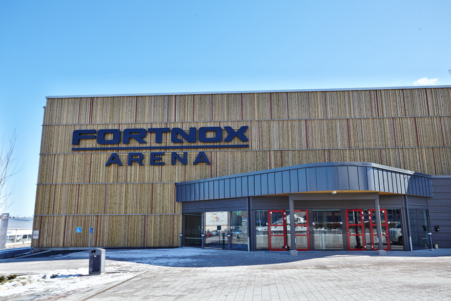 Fortnox Arena - Fortnox Arena är en av de första arenorna i världen som byggts för bara innebandy. Arenan har plats för över 1500 personer och ligger på Arenastaden i Växjö.